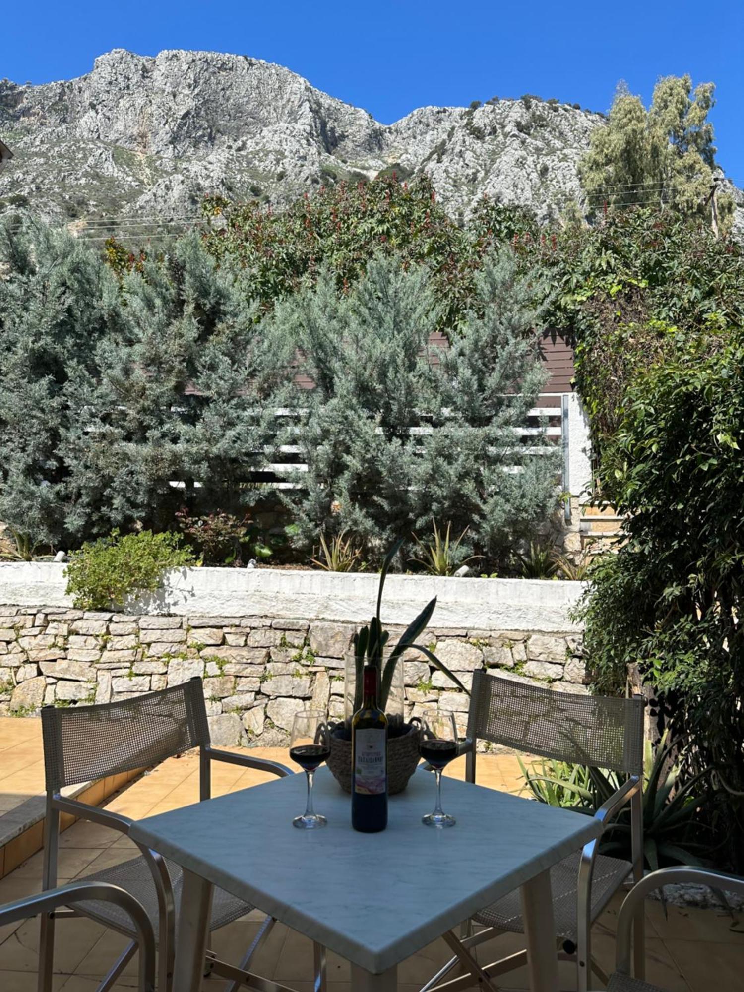 Vladimiros Apartments Barbati Exterior foto